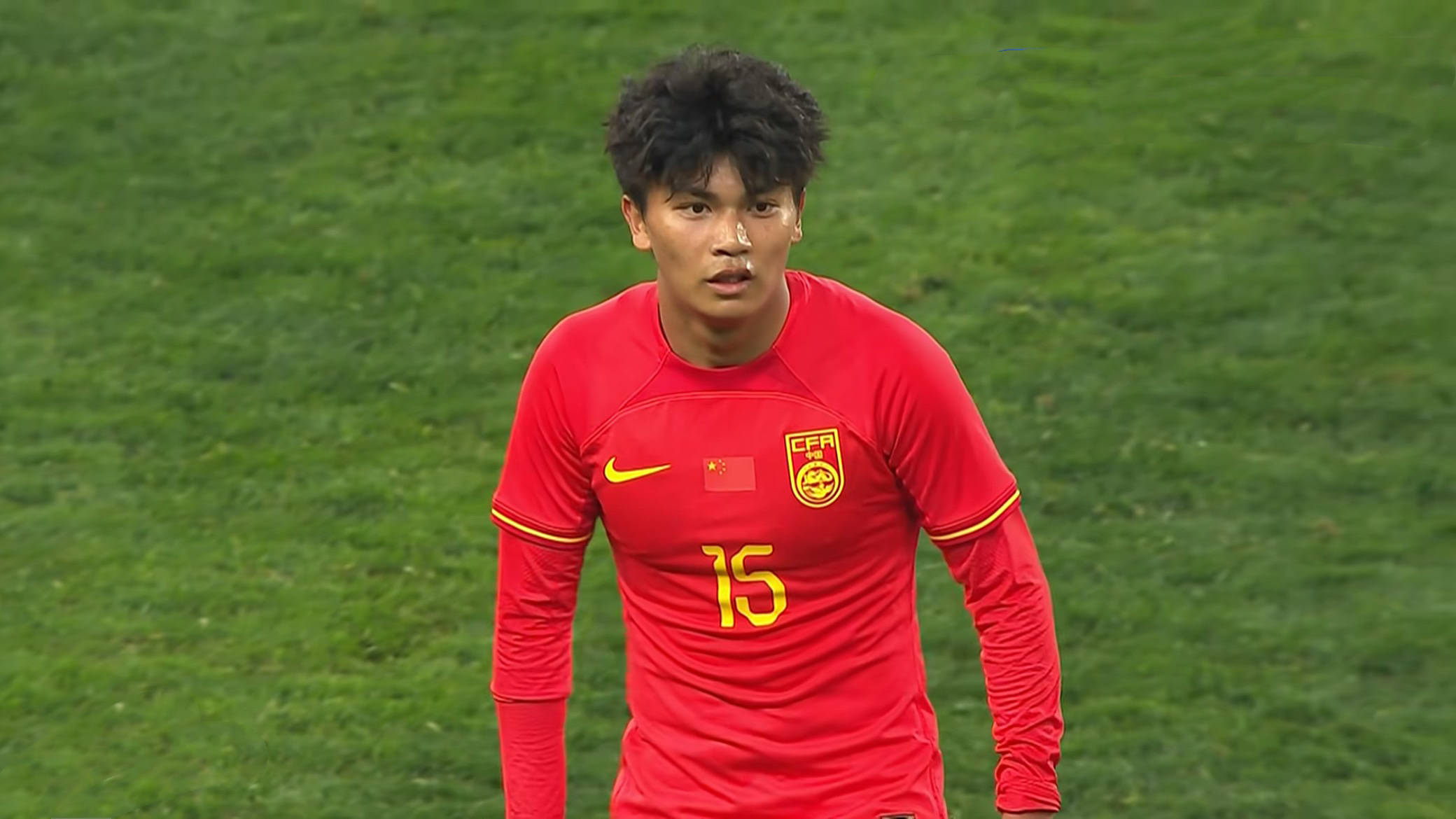 关于国足东亚杯噩梦开局！李东炅远射世界波，7年7战韩国从未零的信息