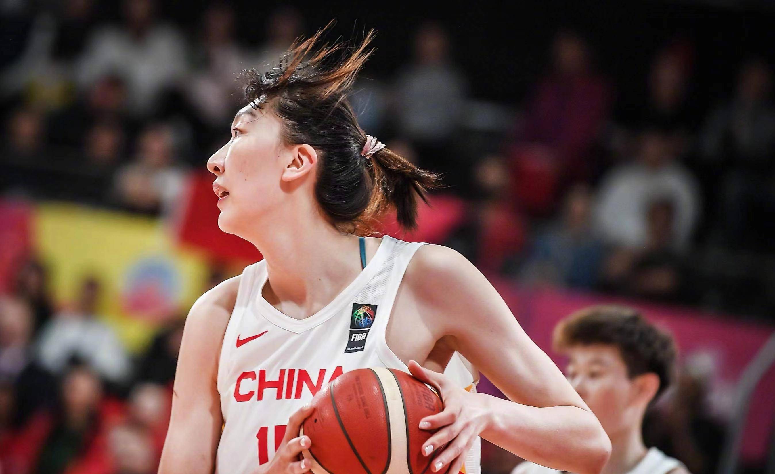 国青女篮挑战赛集锦：冉珂嘉24分6篮板，中国大胜新西兰(中国女篮胜新西兰回放)