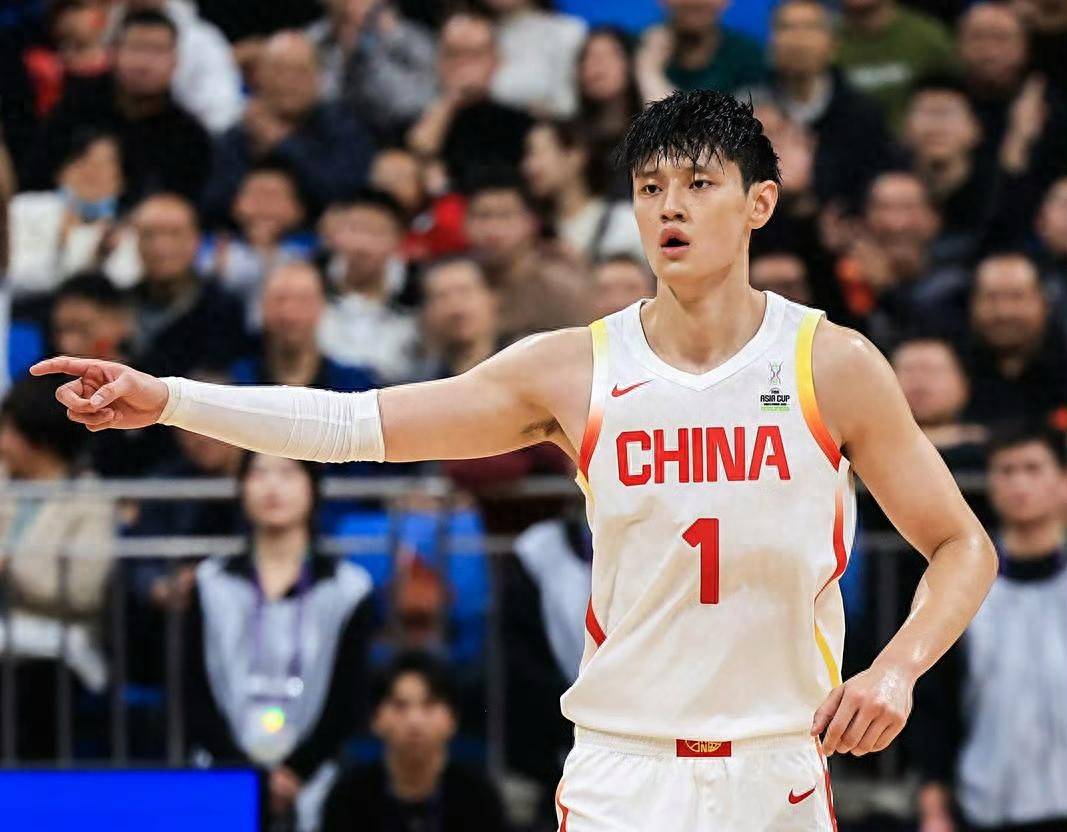 包含中国男篮已返回北京，曾凡博今日将前往国家队报道的词条