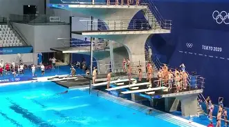 九游体育-科威特跳水选手飞艇下水，积极向前(跳水标准动作视频)